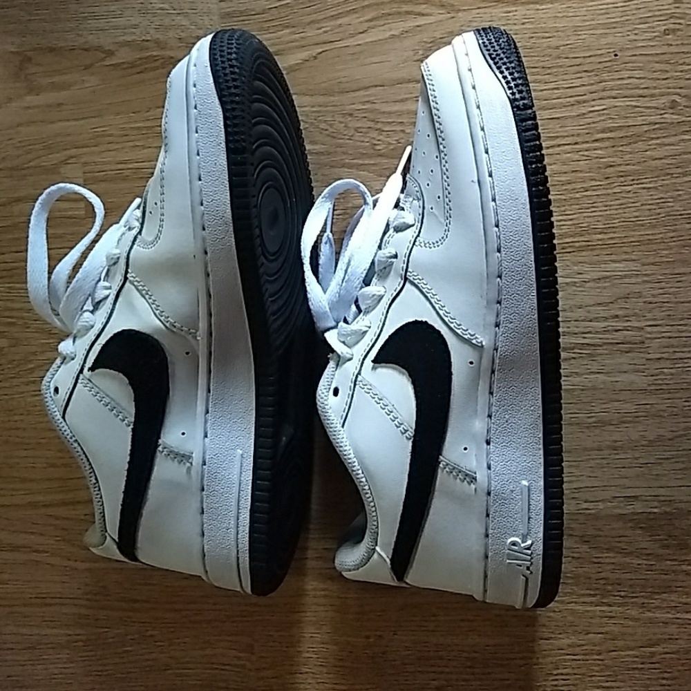 🖤Black and White Nike Air Force Ones